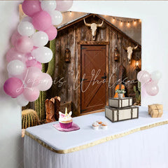 Lofaris Rustikale Holzscheunen-Kulisse im Western-Stil mit Kakteen Stierschädeln und Lichterkette für Cowboy-Partys