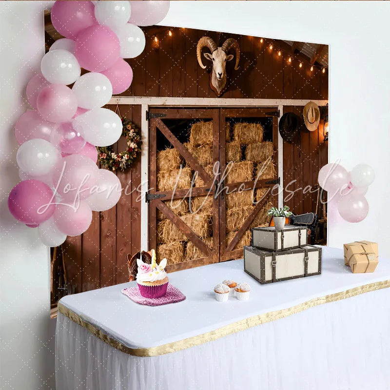 Lofaris Rustikaler Western-Scheunen-Hintergrund mit Heu Lichterkette und Cowboy-Elementen für Country-Partys und Fotoshootings