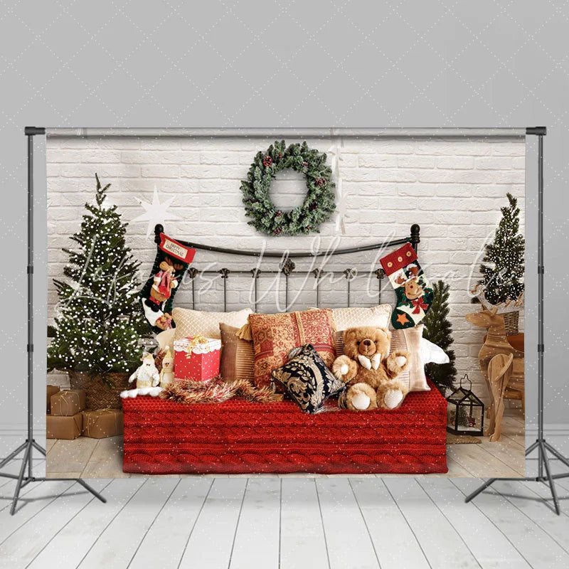 Lofaris White Bricks And Bed With Pillows Teddy Bear Backdrop